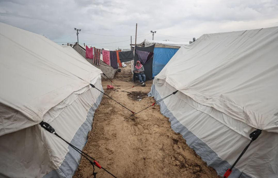 في غزة .. كابوس الشتاء يهدد مليوني نازح يعيشون في العراء