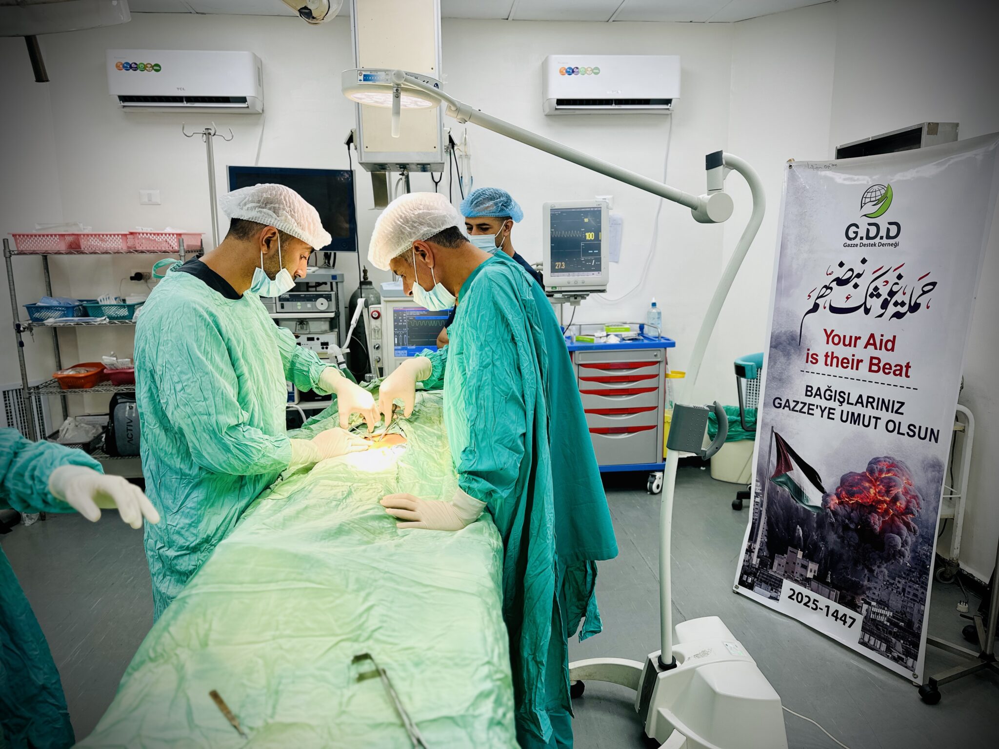 غزي دستك تنفذ عمليات جراحية للمرضى في غزة