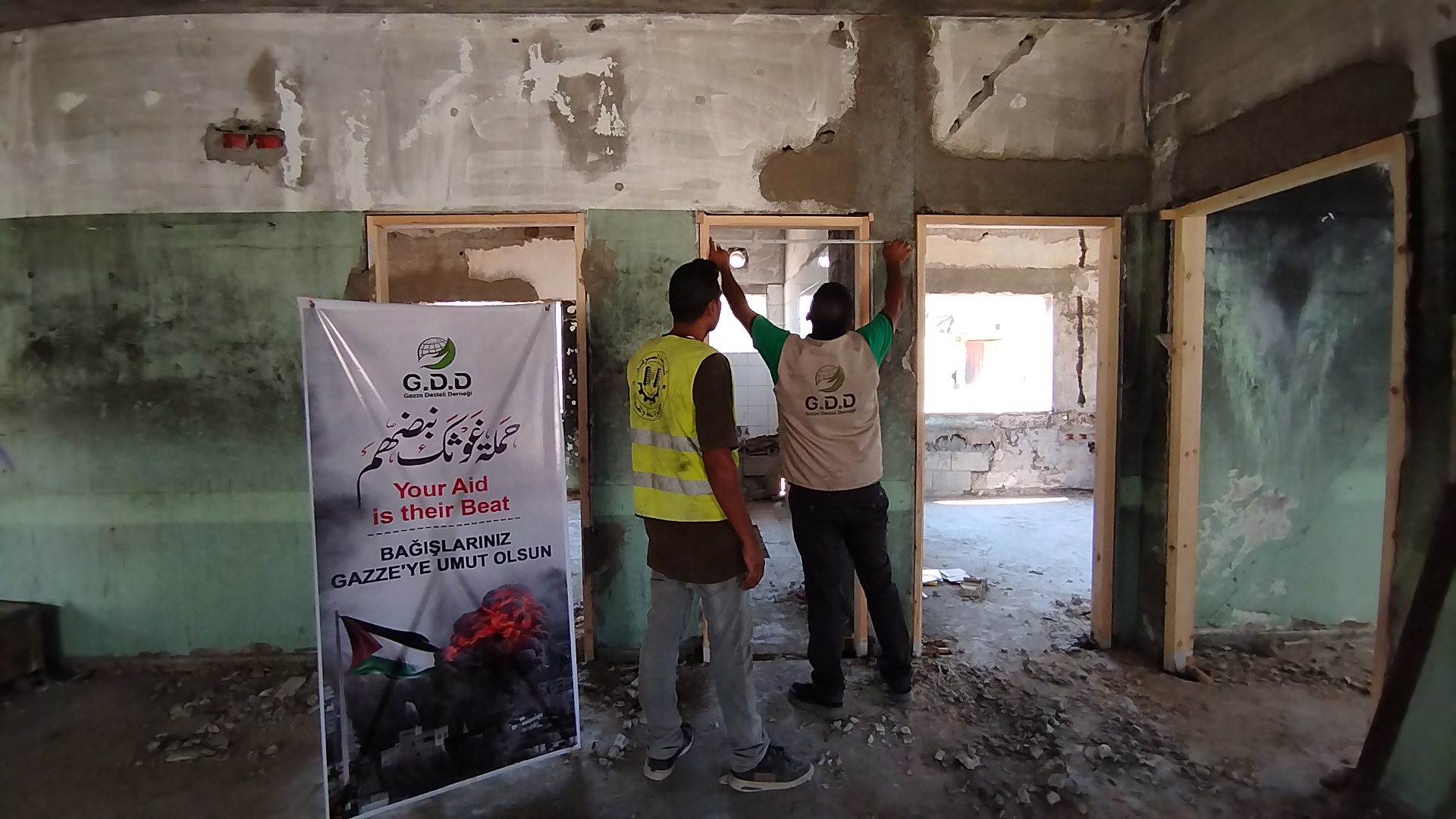 غزي دستك تنفذ مشروع ترميم المراكز الصحية المدمرة في غزة