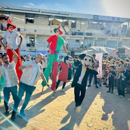 غزي دستك تنفذ مبادرة دعم نفسي للأيتام والنازحين في غزة