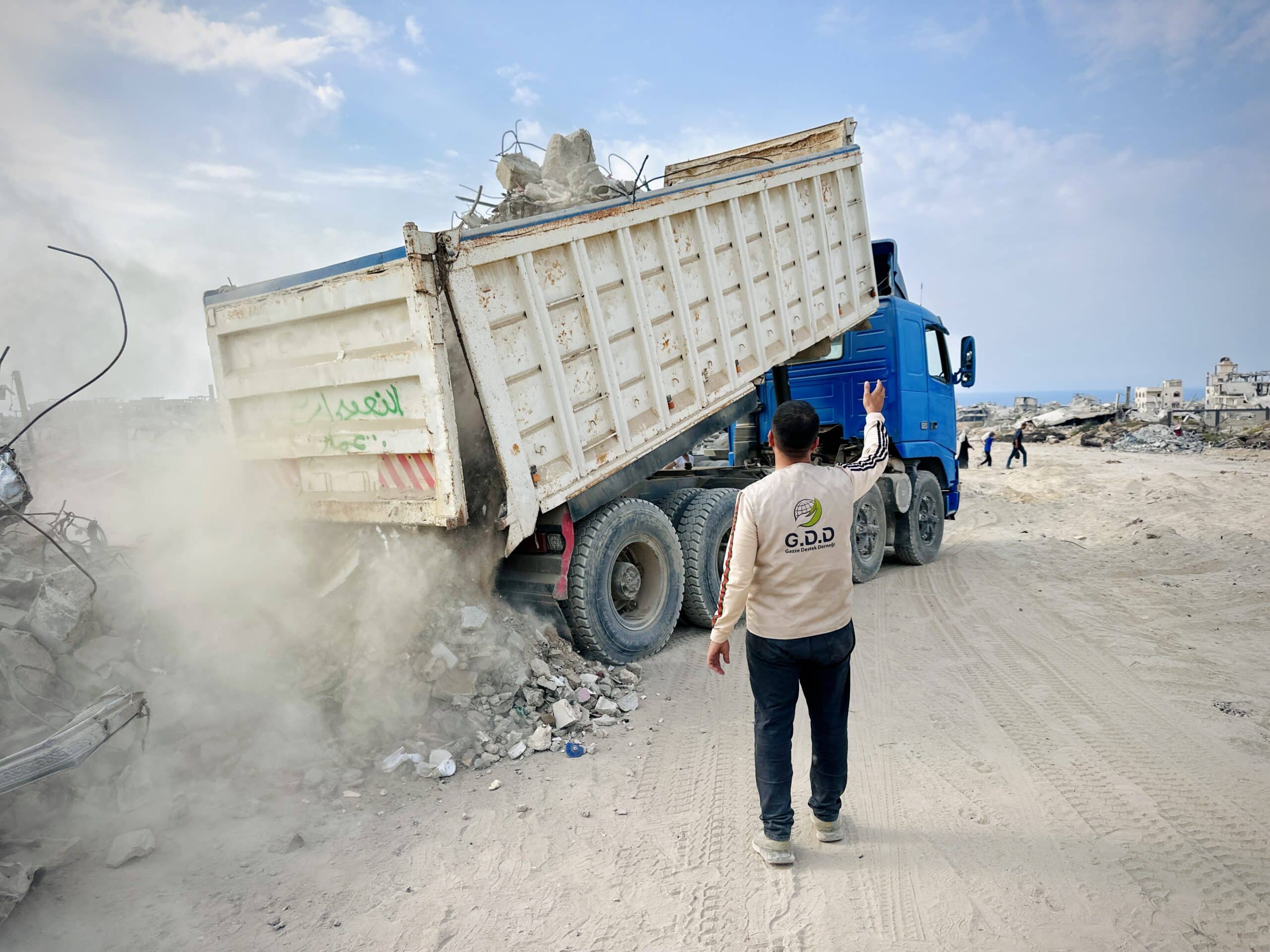 Gazze Destek, Gazze Şeridi’nin kuzeyinde enkaz kaldırma projesine başladı